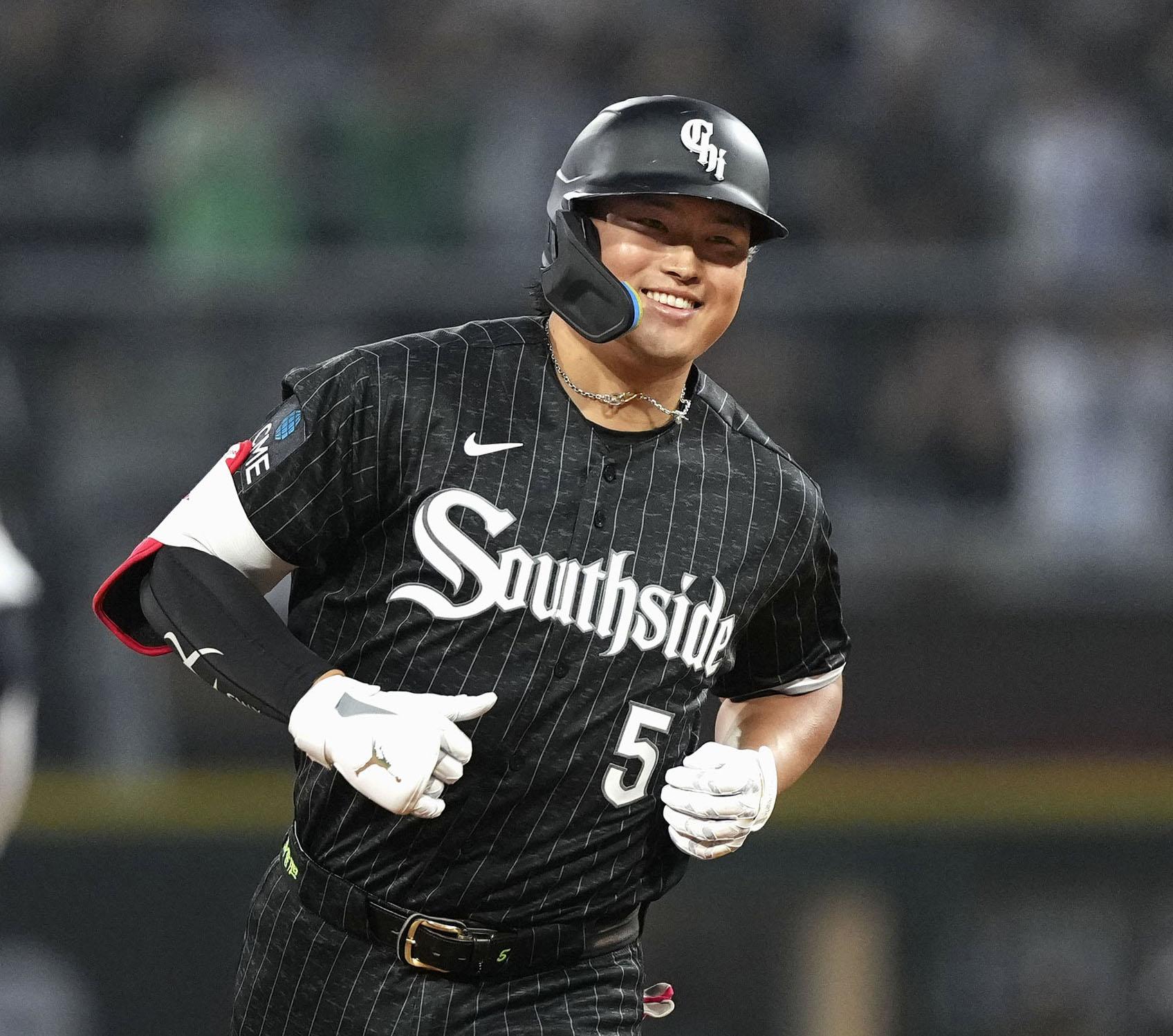 村上宗隆8試合ぶり32号先制3ラン！バックスクリーンへ完璧弾 首位