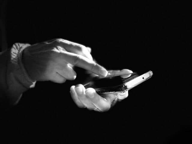 「宅配便の不在通知に従っただけなのに」70代父親のスマホ代に加算された「身に覚えのない決済」（J-CASTニュース） - Yahoo!ニュース