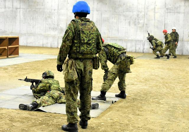 実弾を使った「組戦闘射撃」訓練を公開 陸上自衛隊奄美駐屯地（朝日