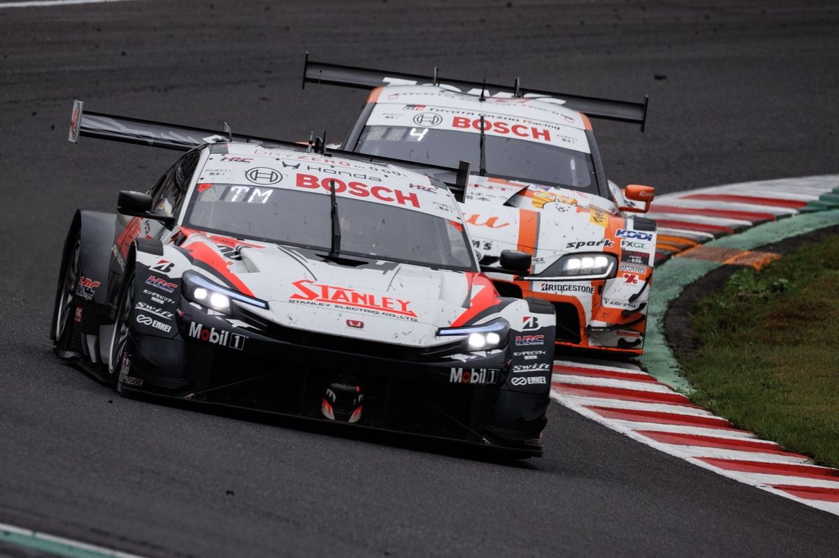 スーパーGT第6戦SUGO】燃費との戦いだった……牧野任祐3位表彰台「36号車