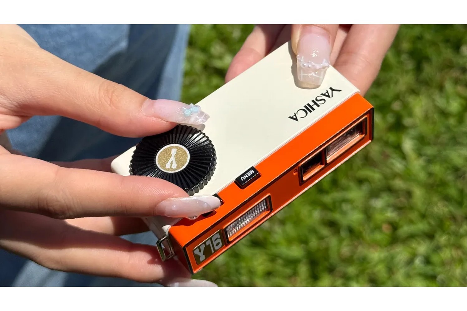 ヤシカの隠れ名機「Y16」がデジタルカメラとして復刻（ギズモード
