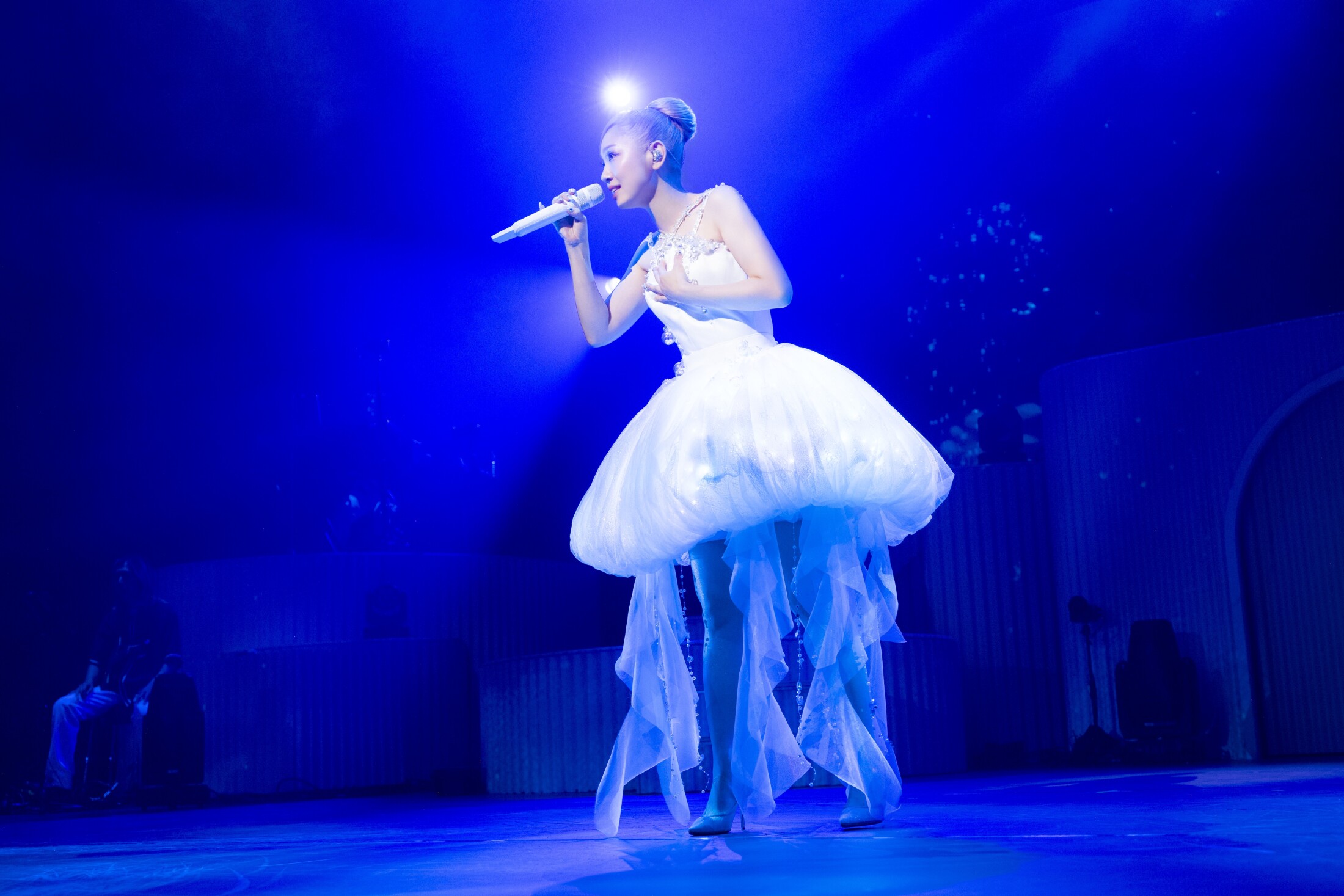 西野カナ、6万人を動員した約8年ぶりのホールツアーを完走！セット