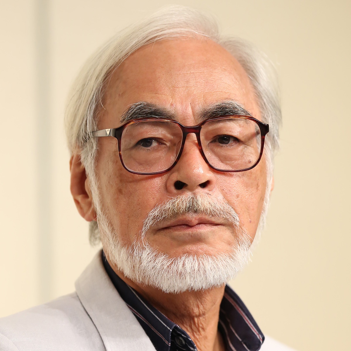 《“天皇制反対”の憶測も》宮崎駿　両陛下とカオナシの記念撮影で“不在”に集まる注目…明かしていた「園遊会に出席しないワケ」（女性自身） - Yahoo!ニュース