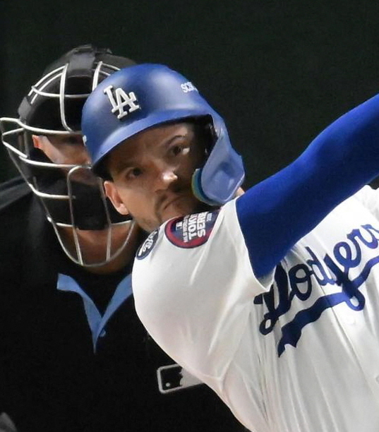ドジャース パヘスの復帰即死球にドジャースタジアムが大ブーイング