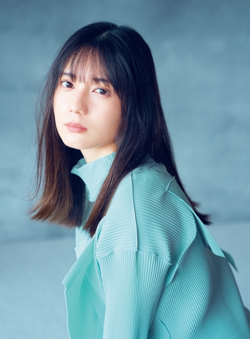 日向坂46小坂菜緒＞絶対的エースが「マガジン」表紙に どこまでも増す