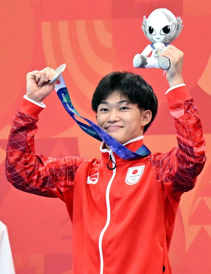 飛び込み・玉井陸斗が銀メダル 「またか」本音も故障明け“ぶっつけ本番