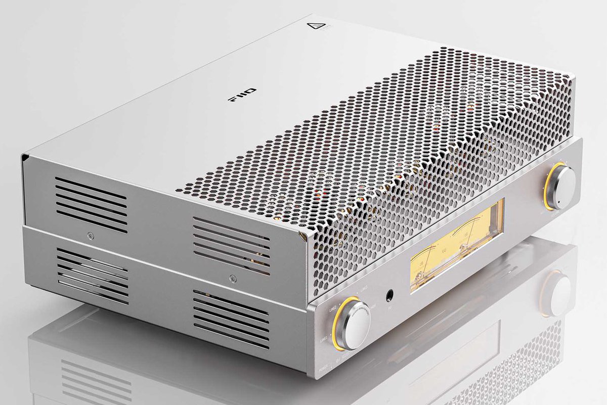 FIIO、フル真空管プリメインアンプ「EA13」。EL34など合計6本の輸入