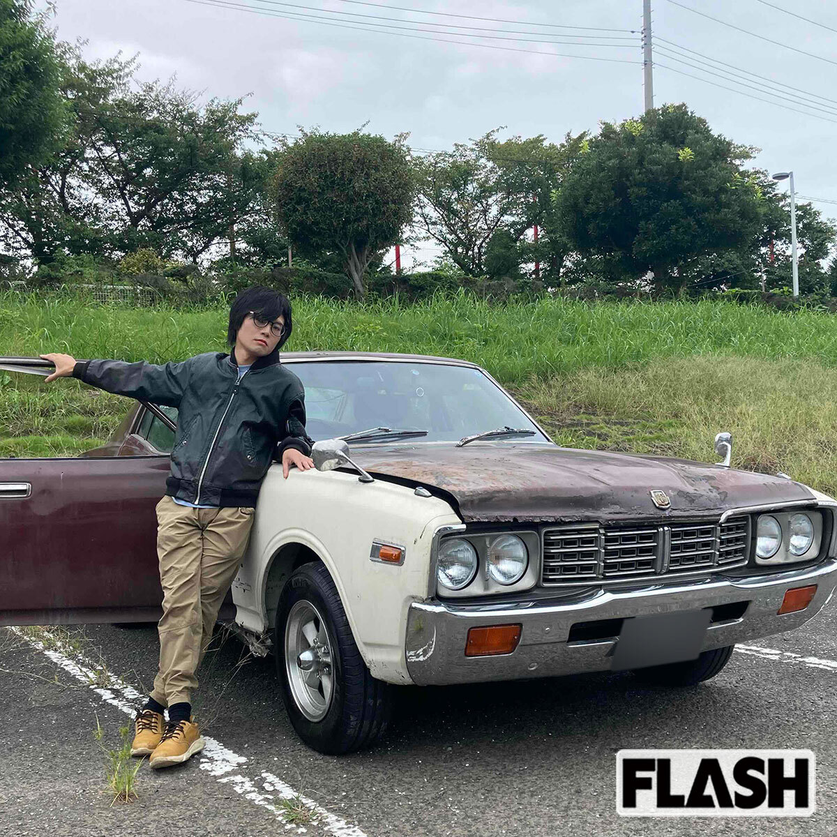 専用引退品 廃車同然から復活『今際の国のアリス』で大破したセドリック330型を2年