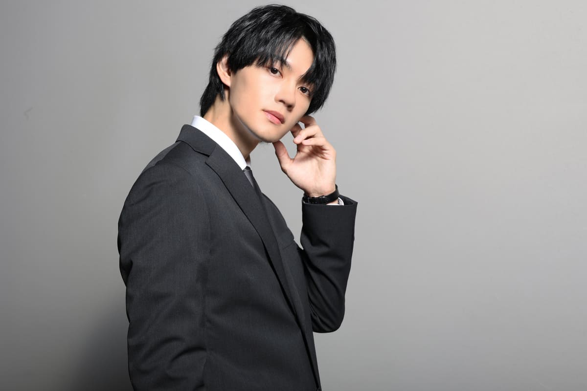 永遠に見ていたい」佐野勇斗、チョコを味わう仕草が色っぽすぎる…甘い