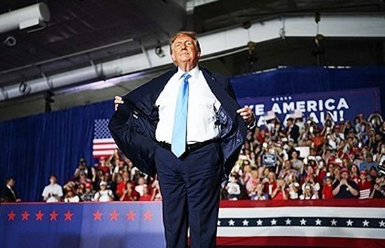 高級ブランド好きのトランプ氏が149．99ドルのスーツ？…さらに驚きの「中国製」（中央日報日本語版） - Yahoo!ニュース