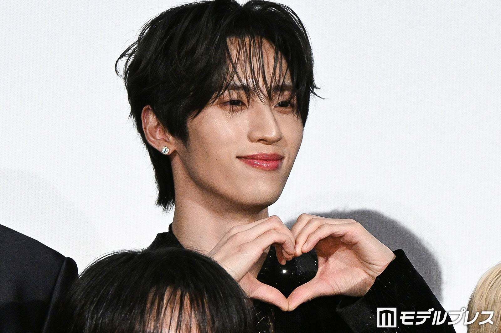 INIシュウ・フェンファン、生放送でKO1KEYZ・SIYOUNGの韓国語を即座に