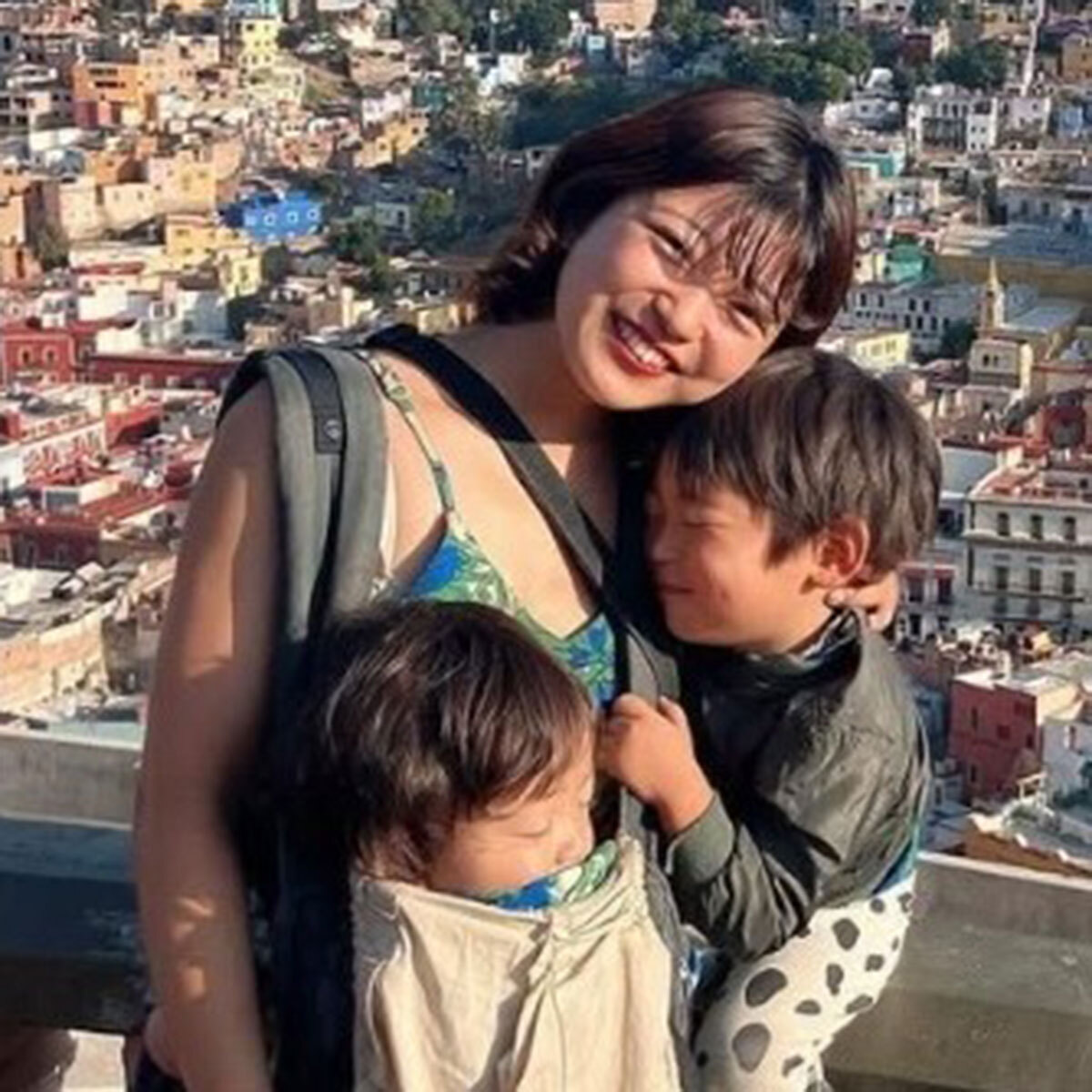 母子旅YouTuber、3歳と5歳の子を連れイラクへ「今日も平和」投稿に物議「外務省あてにならない」アフガン渡航で炎上も（SmartFLASH） - Yahoo!ニュース