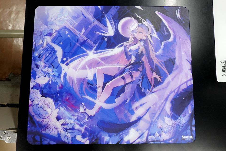 高速ノンコーティング表面採用のガラスマウスパッド「Statice Seraph
