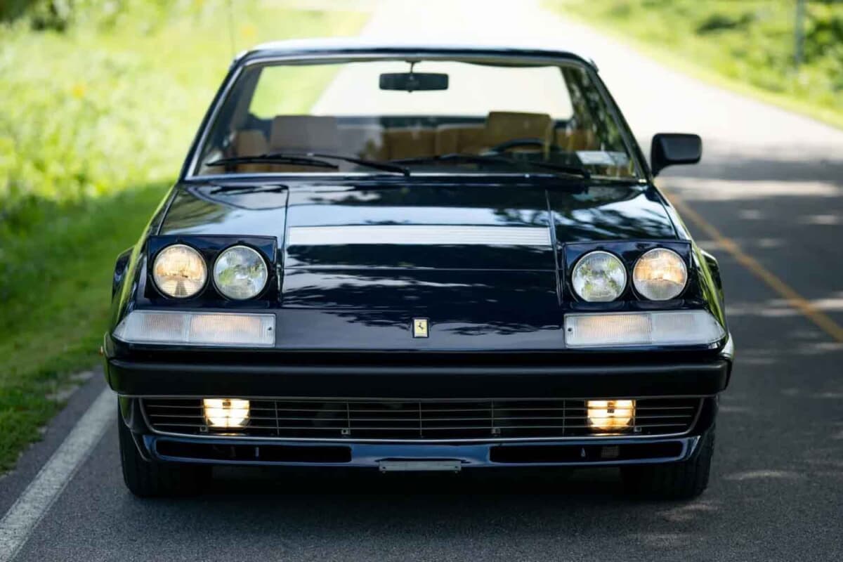 フェラーリ史上初のAT車の裏で僅か147台！ 5速MTの「400 GT」が約1725