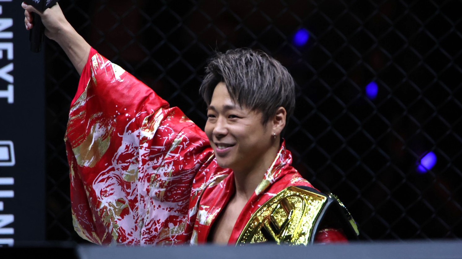 武尊、ONE殿堂入り！現役時の61.2kgまで絞って引退式に登場、魔裟斗