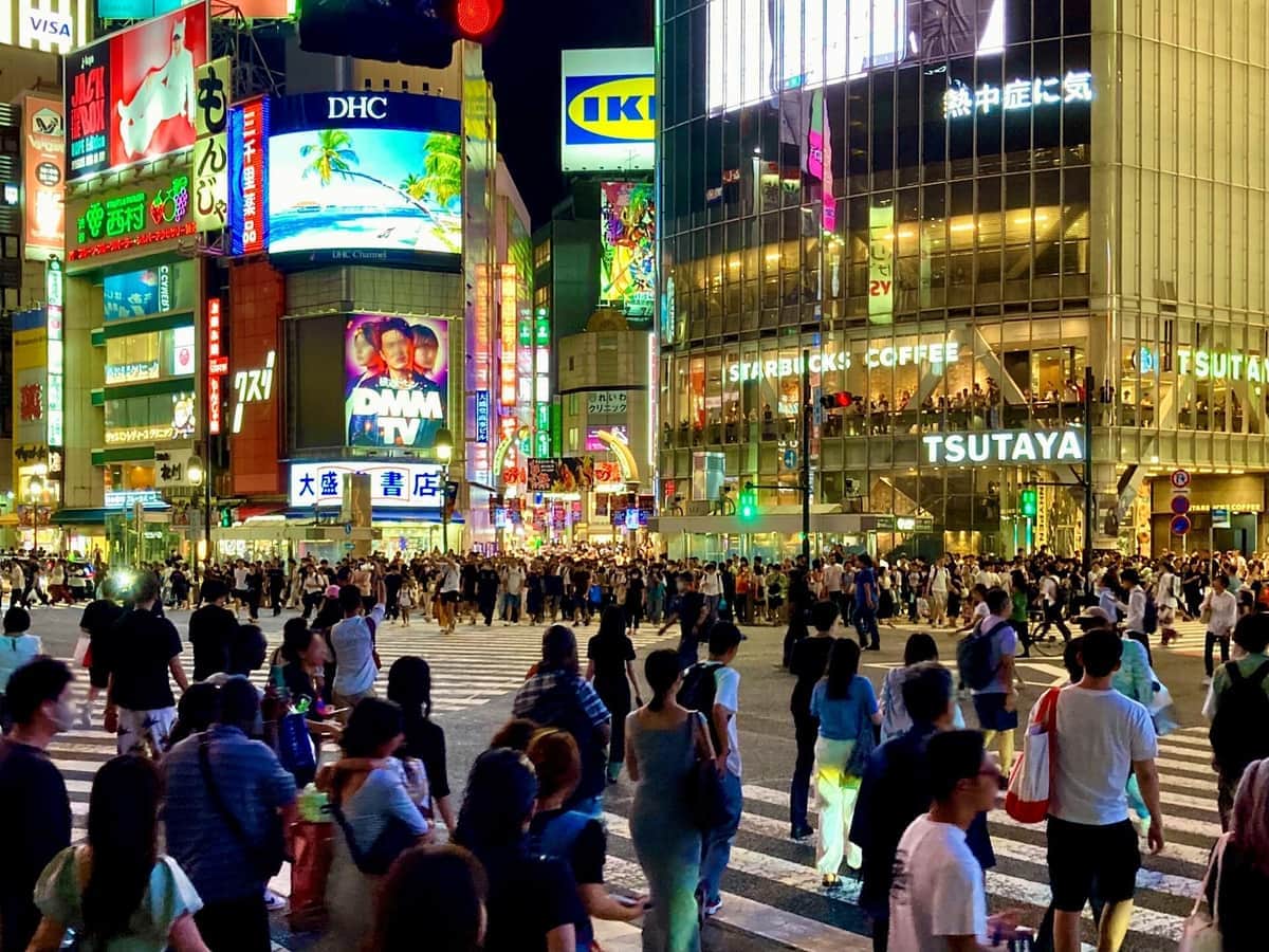 ブックオフ、ゲオに置いて行かれたTSUTAYA　店舗数は14年で半減...ライバルと明暗を分けた決定的な違い（J-CASTニュース） - Yahoo!ニュース