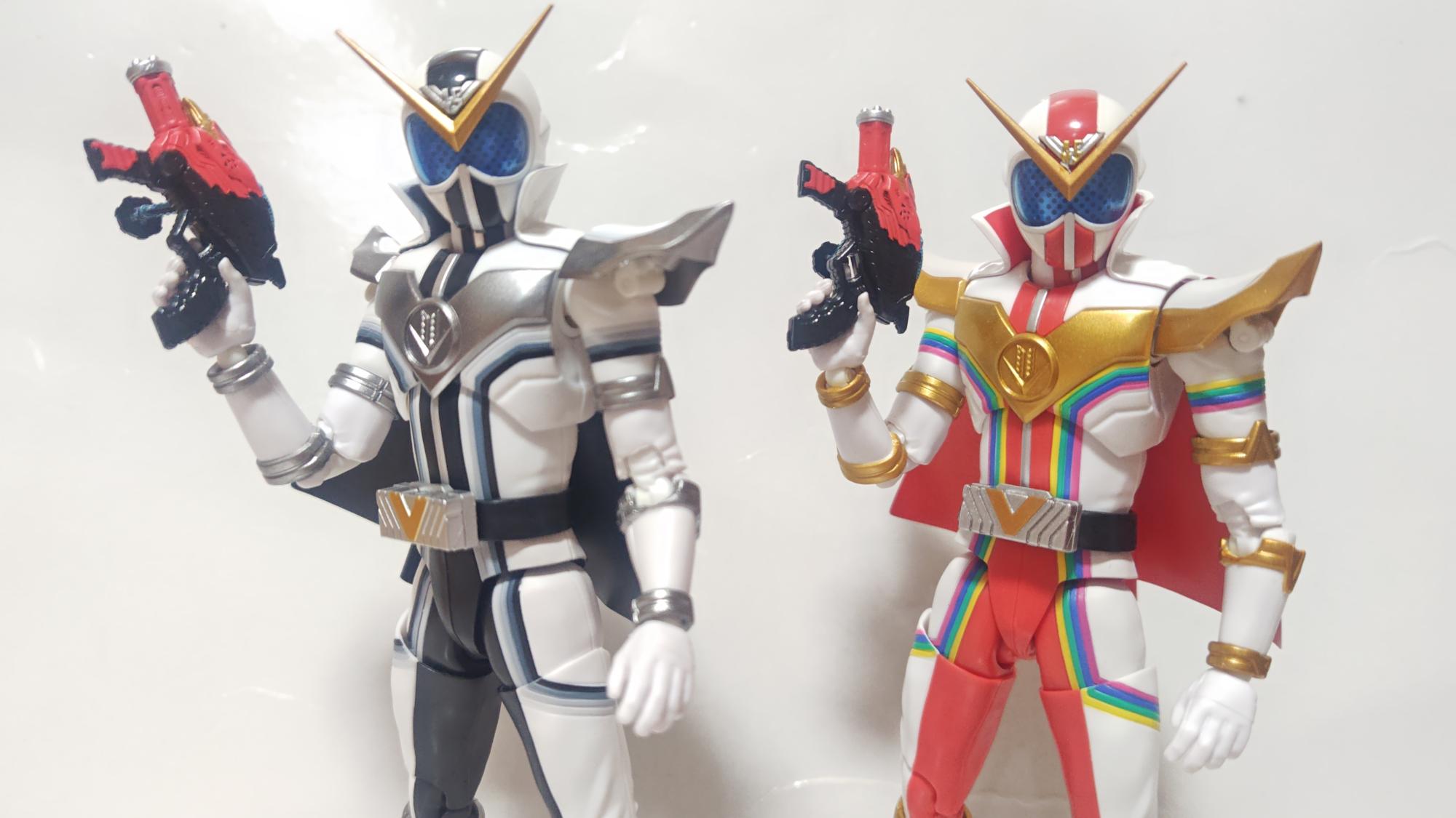 山*介様 S.H.Figuarts 仮面ライダーセイバー ドラゴニックナイト バ 
