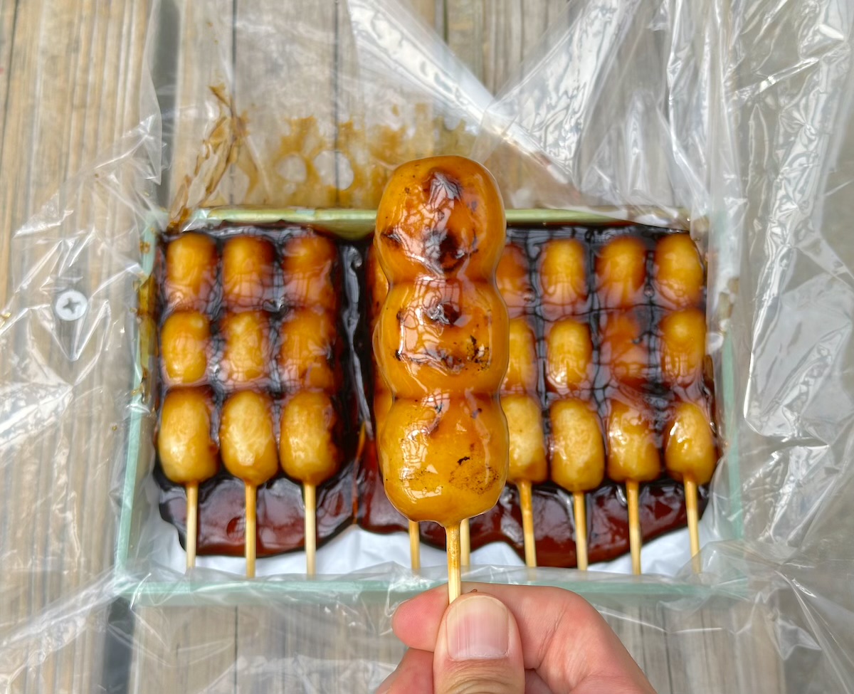 みたらし団子 – 成寿庵