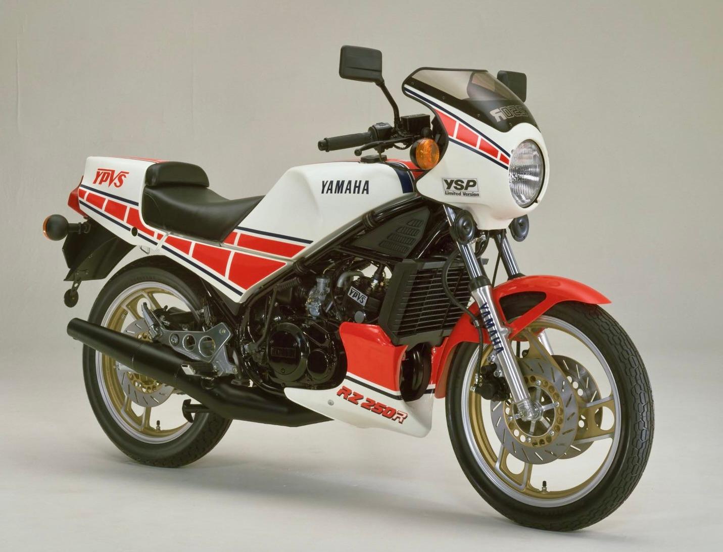 2ストに造詣の深い後藤 投稿詳細｜MOTOCLE ヤマハ「RZ250R」歴代モデル