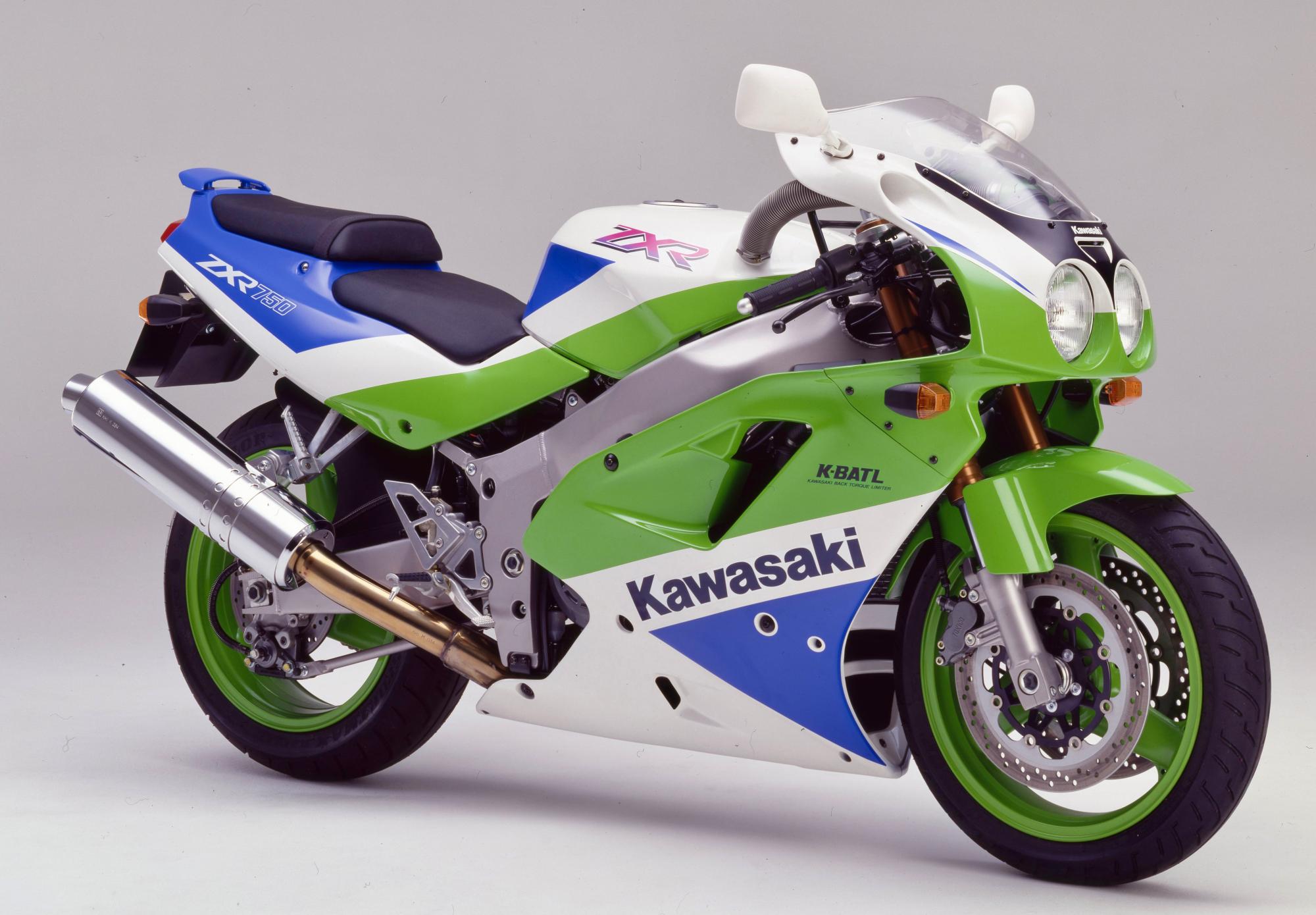 ZX-12Rは最後の最速マシンにしてスーパースポーツの運動性を目指した