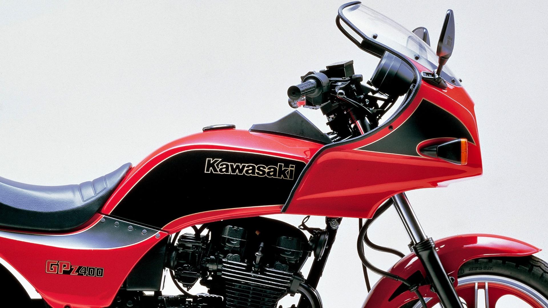 当時物 GPZ400F用 純正アッパーカウル、テールカウル、他色々 (検)旧車