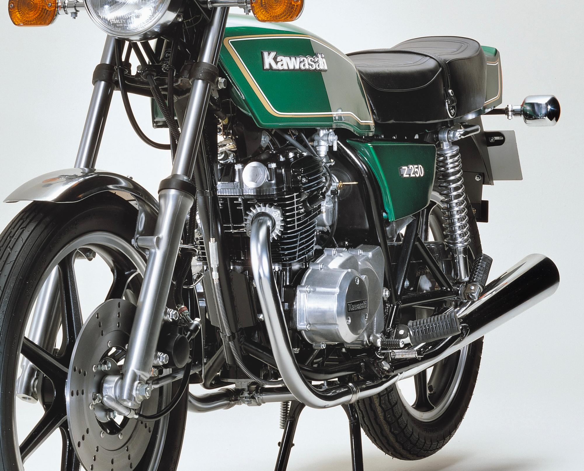 KAWASAKI Z250FT 実働車両 から取り外した程度良い セルモーター 部品