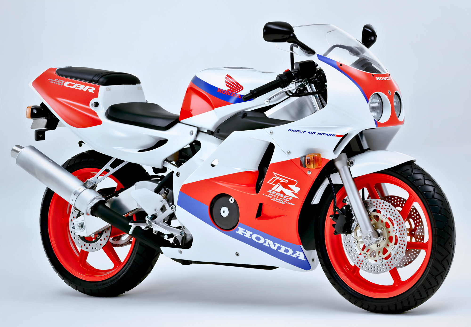 cbr250rr mc22 バイク オートバイのあれこれ】磨き上げたのは“扱いやすさ”。独創フレームが