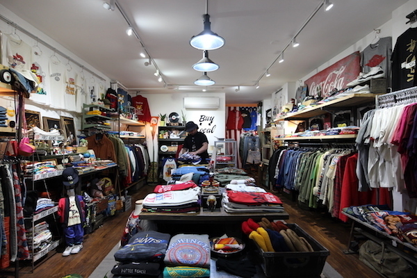 ブルックリンにあるGrand Street Local。ブルックリンは古着やヴィンテージの店が多い。(c) Kasumi Abe