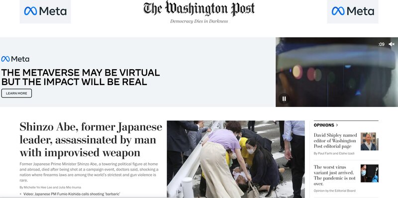 「安倍晋三、日本の元リーダーが即席兵器で男に暗殺された」という見出しの、ワシントンポストの一面。(スクリーンショットは筆者が作成)。