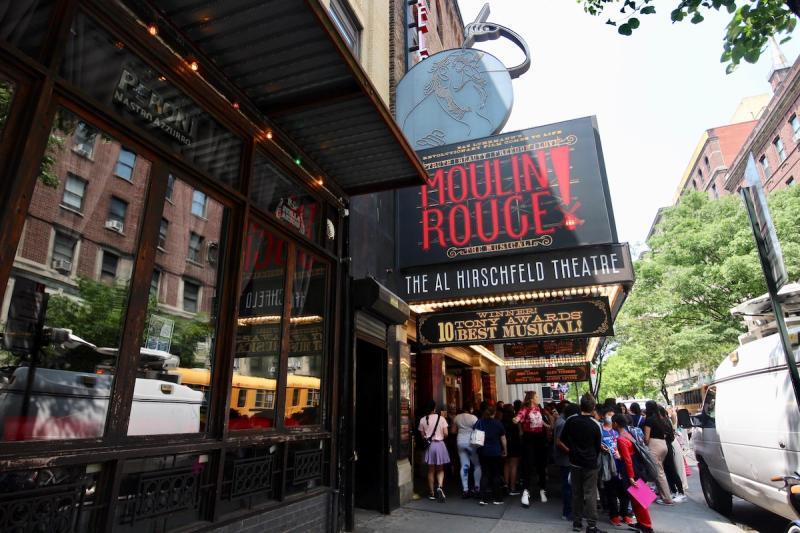 1924年にオープンした歴史あるアル・ハーシュフェルド・シアター(Al Hirschfeld Theatre)。現在 『ムーラン・ルージュ!』が上映中。(c) Kasumi Abe