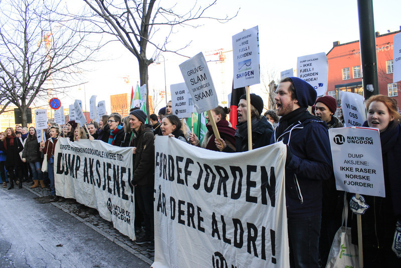 各地で抗議活動がおこなわれる Photo: Natur og Ungdom
