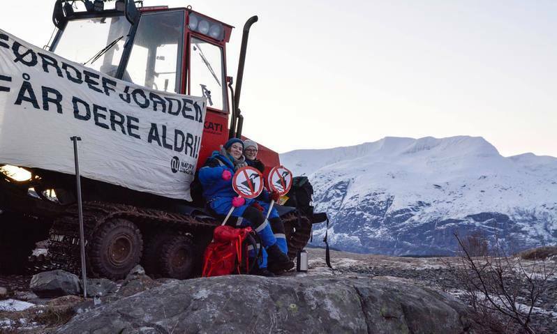 尾鉱がでる山でも抗議活動 Photo:Natur og Ungdom