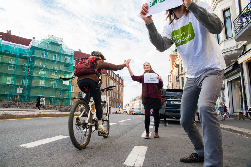 自転車に乗る党員が多い、緑の環境党 Photo: Asaki Abumi