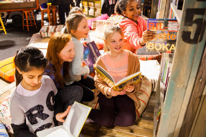 「他の図書館よりも楽しい！」と声を揃える子どもたち Photo: Abumi