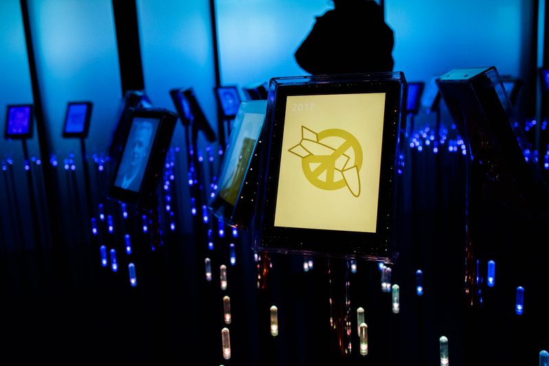 ノーベル平和賞のシンボルともなっている光る青い部屋　Photo:Asaki Abumi