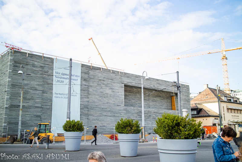 国立美術館はオスロ市庁舎のすぐ側にオープン予定。オスロフィヨルド前で現在も建設中　Photo: Asaki Abumi