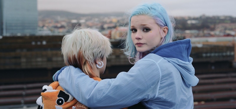 ヴィルデのファッションは、日本が好きなノルウェーの若者をうまく反映している Photo: Nordisk Film Distribusjon
