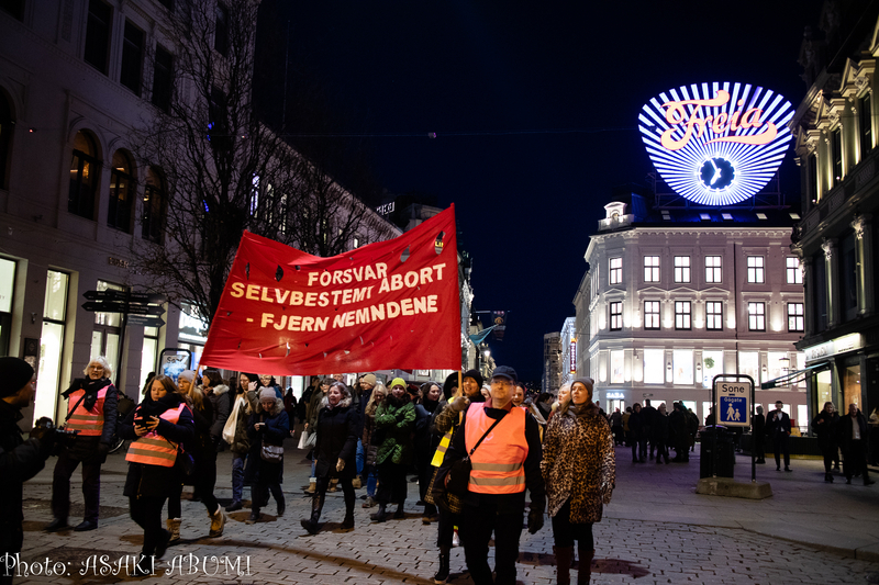 「中絶するかどうか決めるのは女性」とノルウェー政府に抗議 Photo: Asaki Abumi
