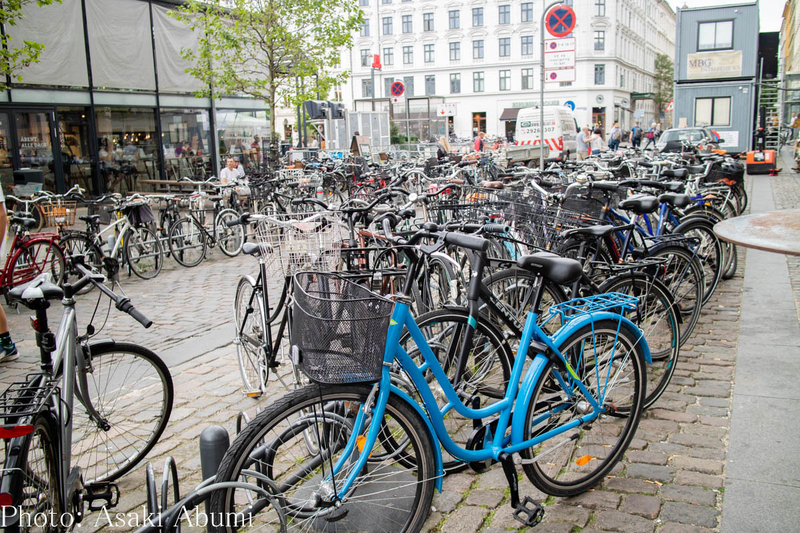 自転車の国としても知られる。各国では存在感を増す「緑の党」だが、デンマークには該当する政党がなかった。「オルタナティブ」という政党が今デンマーク版緑の党ともされているが、同党なしでも自転車道の整備を進め、グリーン政策を進めてきた Photo: Asaki Abumi