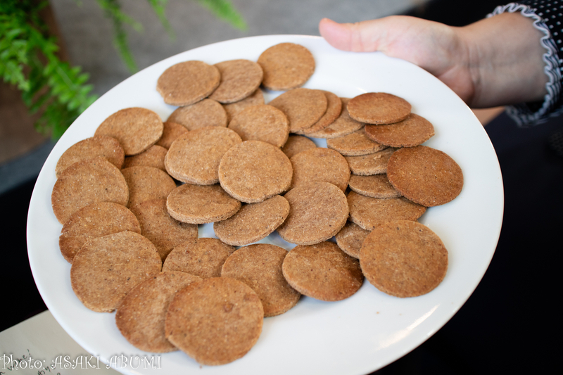 環境や健康に配慮した食材を利用して、ピッピの大好きな現代版クッキーを作る Photo: Asaki Abumi