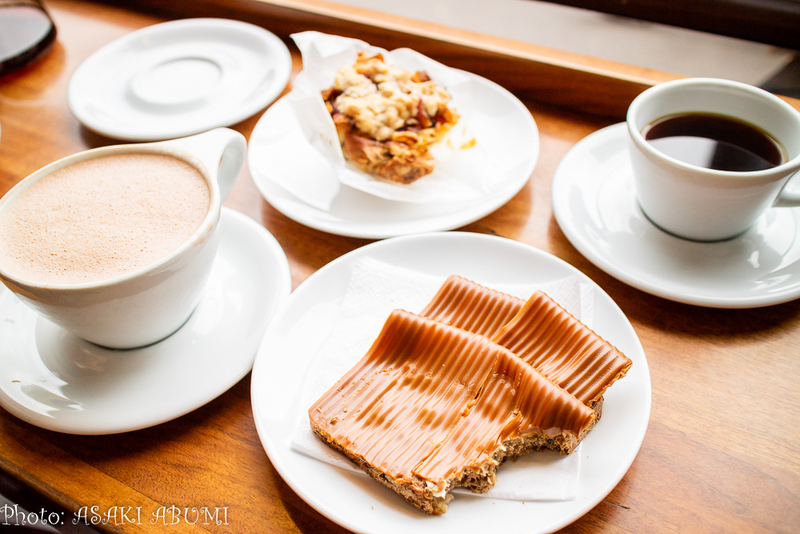 お茶やコーヒーを飲みながら、ご飯を食べながら。そういう時もマインドフルネスになれることが話されました Photo: Asaki Abumi