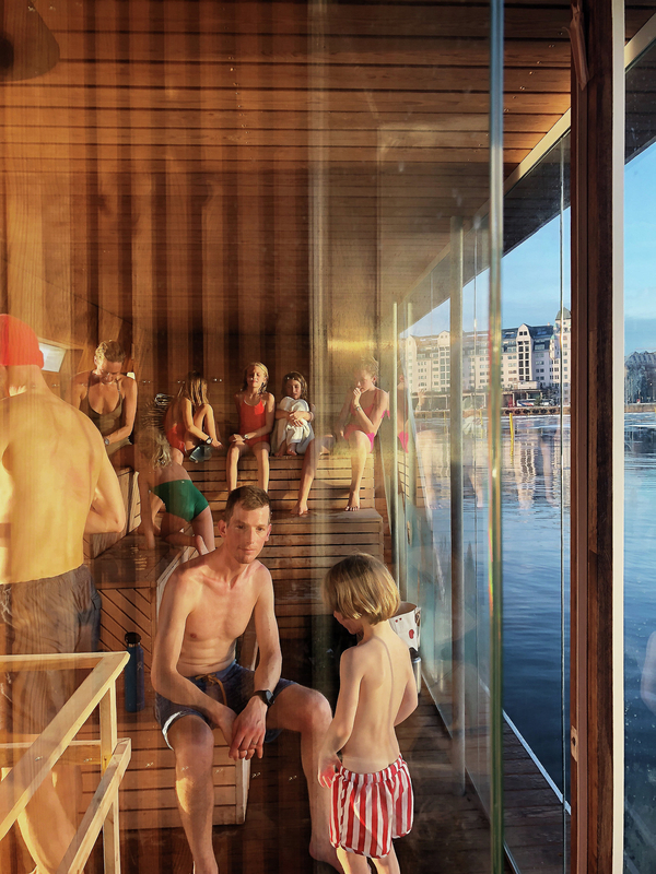 開放的な窓越しにフィヨルドを眺めることができる特別なサウナもある　Photo:Becky Zeller/Oslo Fjord Sauna