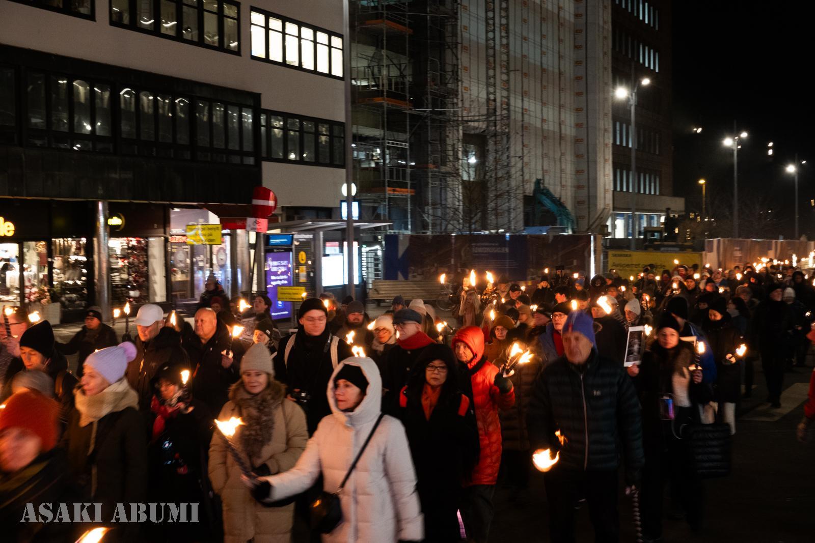 たいまつ行進はノルウェー市民にとって特別な行事だ。毎年のノーベル平和賞の一連行事で、平和を受賞者と共に祈る、市民にとって最も参加しやすいプログラムとなる　筆者撮影