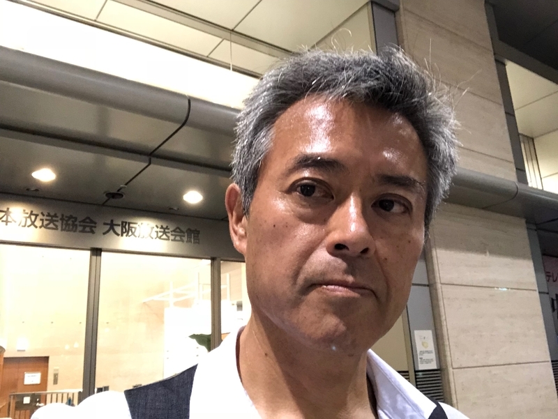 退職の日（去年8月31日）大阪局の玄関を出た。もう2度とここには来ないだろうと思いながら。