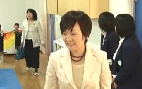安倍昭恵首相夫人は何度も森友学園を訪れ小学校の名誉校長を引き受けた（関係者提供）