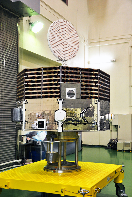 2015年3月、欧州への移送を前に公開された水星磁気圏探査機「MMO」。愛称は「みお」と決まった。撮影：秋山文野