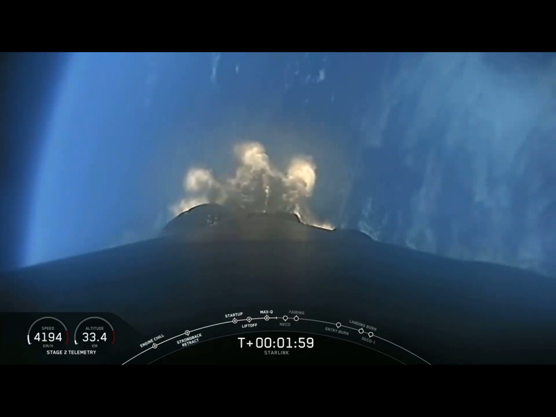 打ち上げは定刻通り行われた。出典：SpaceX Webcastより
