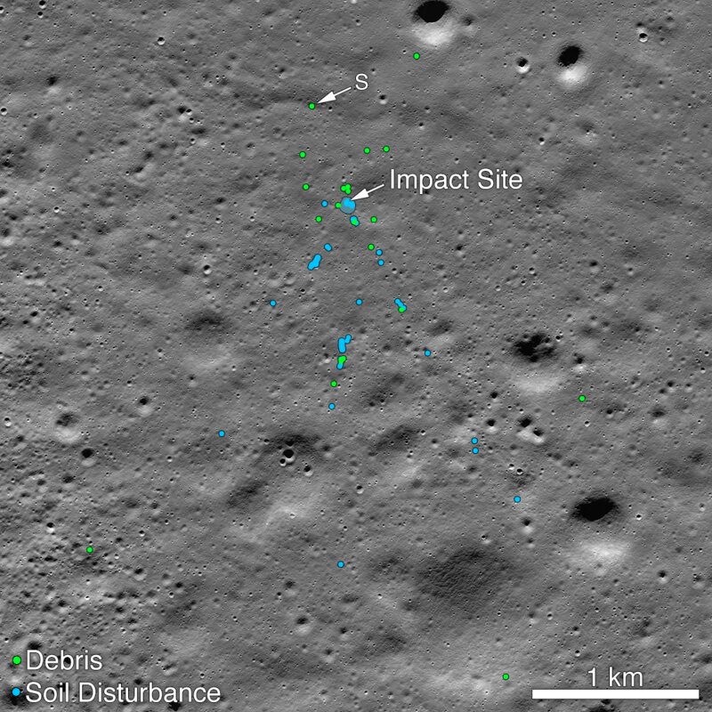 NASAの月周回衛星LROの画像から明らかになったヴィクラム着陸機の衝突地点。Credits: NASA/Goddard/Arizona State University