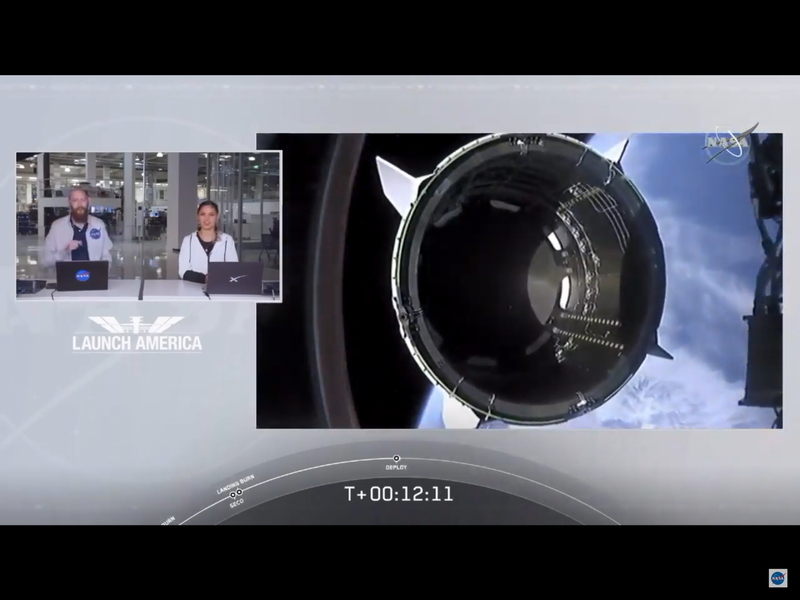 Falcon 9ロケットから離れていくクルードラゴン宇宙船 NASA TV中継より