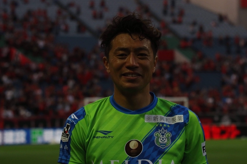 引き上げる最後、涙に濡れながらも清々しい表情で埼玉スタジアムのピッチを後にした。